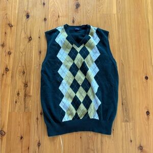 Izod Men's V-Neck Argyle Sweater Vest - Black, Gold, and Gray